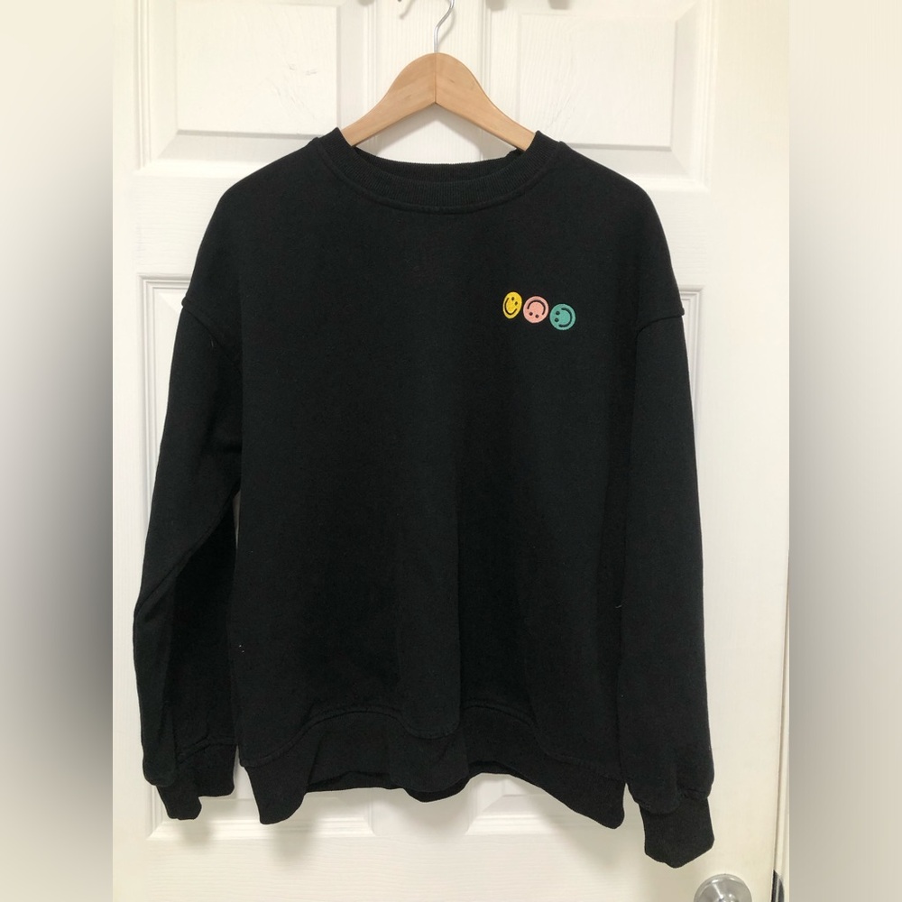 Black sweatshirt with Smiles size M